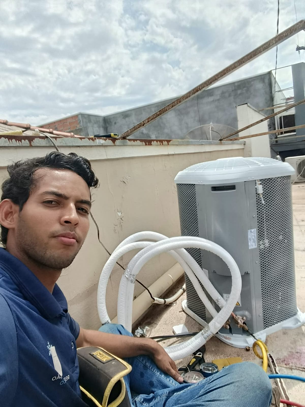 Mateus, técnico em refrigeração